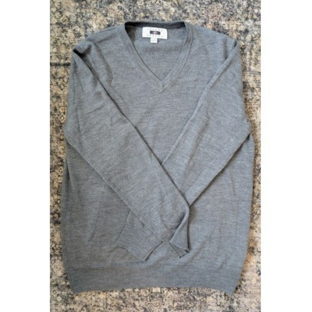 Joseph Abboud 100% Merino Wool Mens Grey V-Neck Sweater Modern Fit Size M - Picture 1 of 4